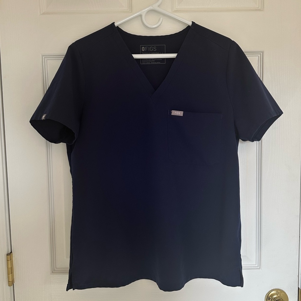 FIGS Women’s Catarina Scrub Top- Navy